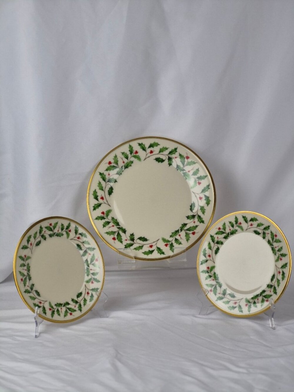 Lenox Holiday Dimension Plates Holly Berries 24K Trim 1 Dinner 2 Salad